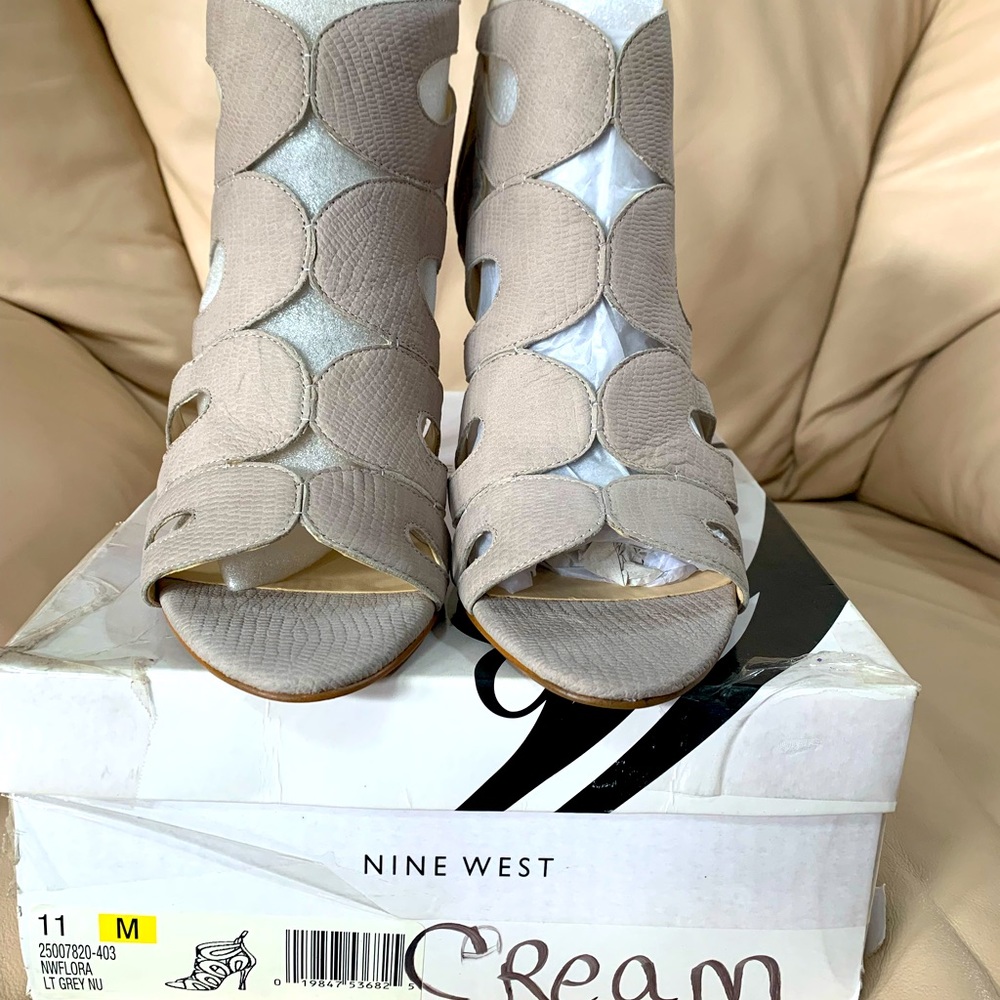 Nine West Cutout, Zipper back, Leather Heels.
